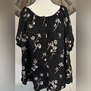 Ava & Viv Black Floral Blouse
